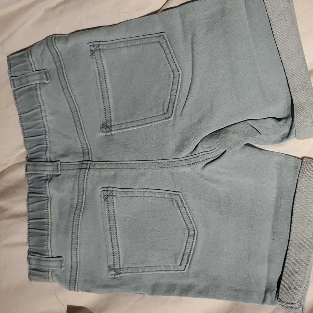 Shorts - Picture 2 of 3